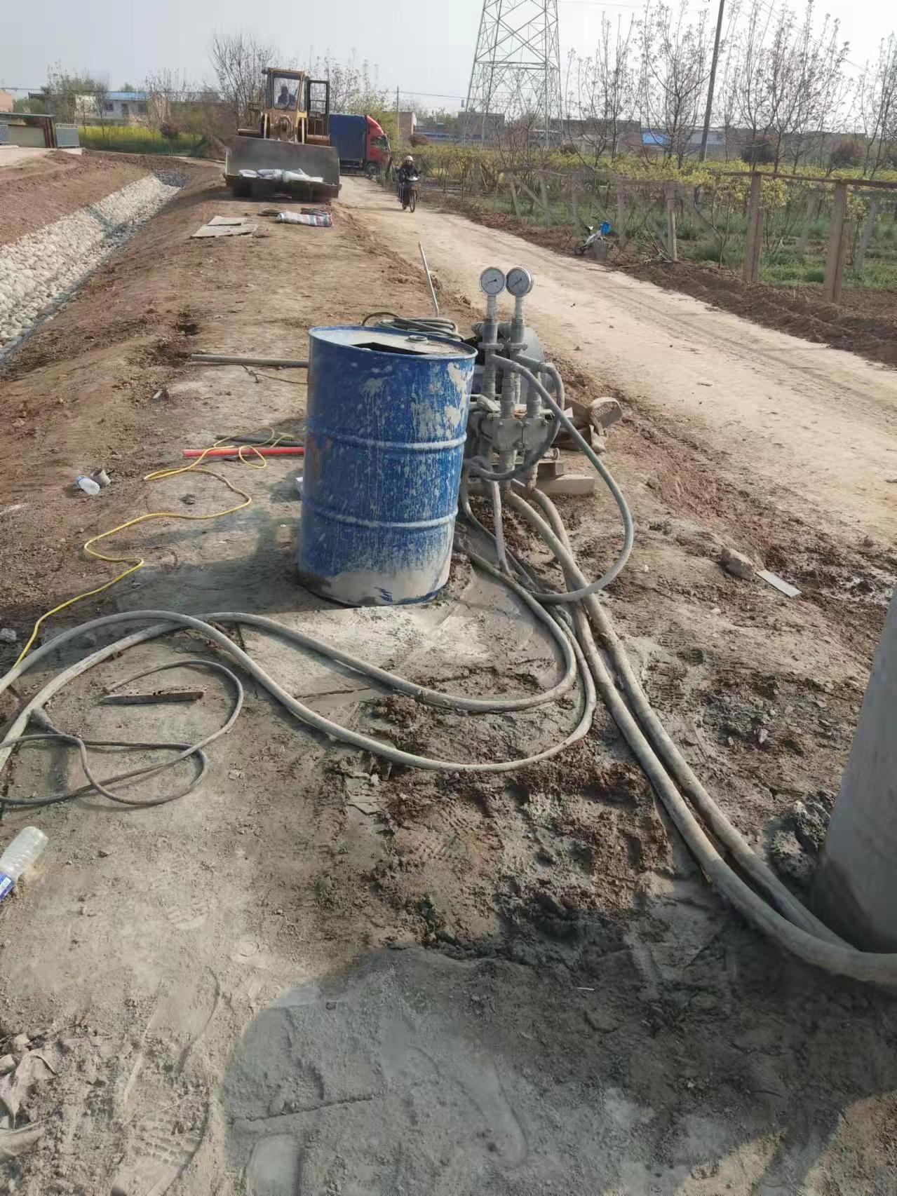 老城镇顶管注浆